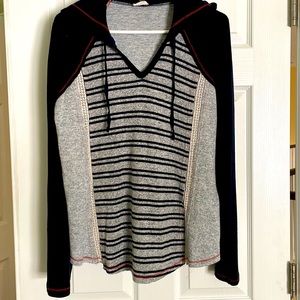 Hem &Thread Hoodie Sweater